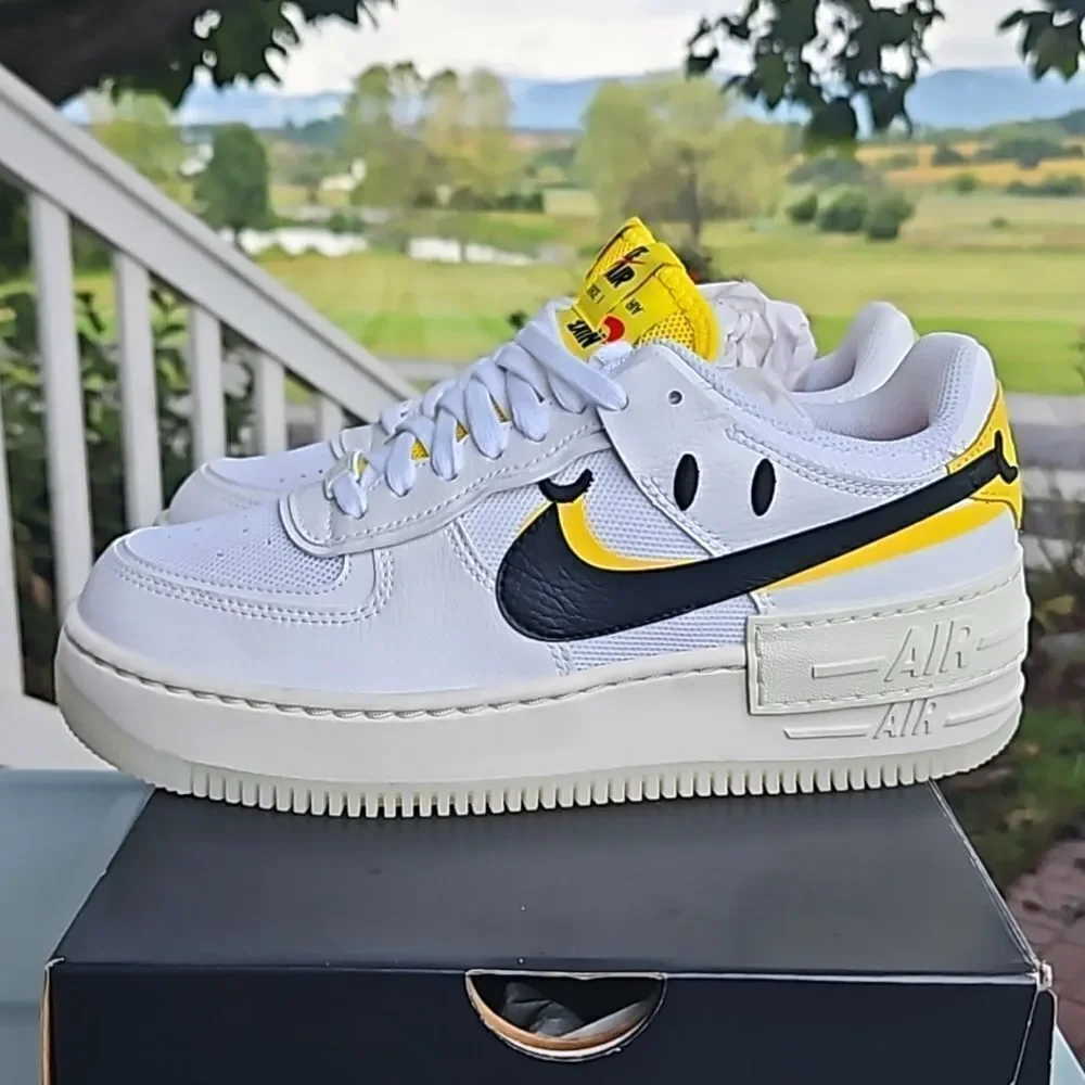 NIKE WOMENS AF1 LOW SHADOW GO THE EXTRA SMILE limited edition NEW sneaker Size 8
